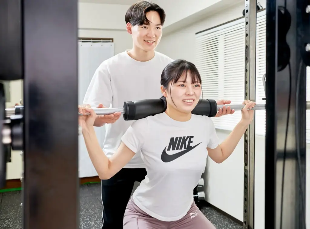 パーソナルジムSwingのスクワットパーソナルトレーニング